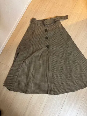 스트로베리 필드 A라인 스커트