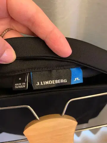 J. LINDEBERG 블랙 스커트 S