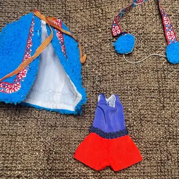 브라이스 코지 케이프 Ashton drake 아웃핏