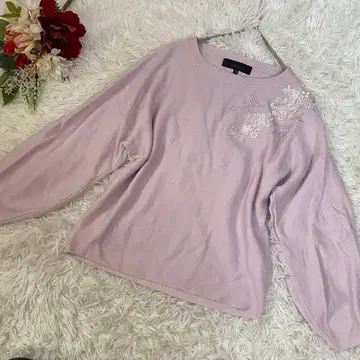 [ 수나우나 ] 연보라 꽃무늬 자수 긴팔 니트(38) 루즈핏