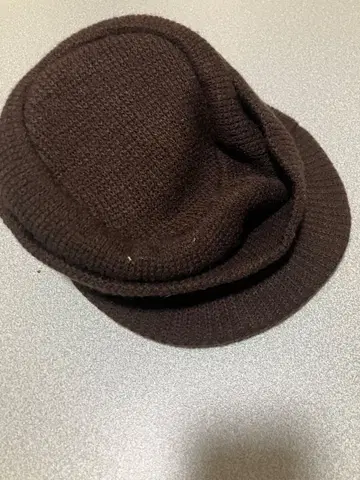 브라운 니트 헌팅 캡