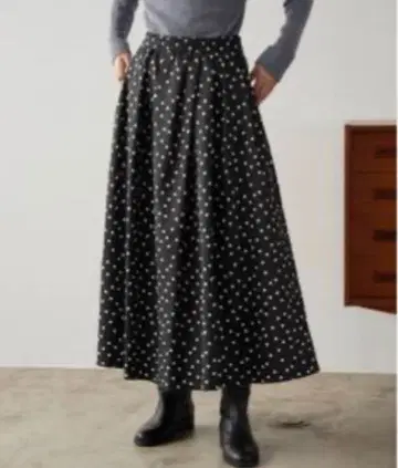 슬로브 이에나 랜덤 턱 스커트