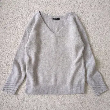 어반 리서치 울 90 V넥 라이트 그레이 니트