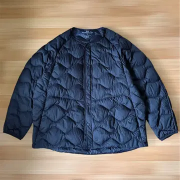 새상품급 유니클로 화이트 마운티니어링 울트라 라이트 다운 자켓