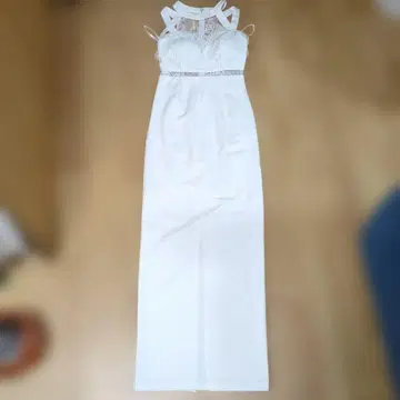 화이트 레이스 드레스 스트랩 포함