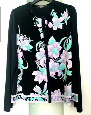 컨디션 최상 레오나르 허리 기장 가디건 다크 네이비 42