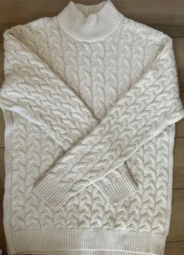 [ 새상품급 ] H&M 아이보리 케이블 니트 터틀넥 스웨터
