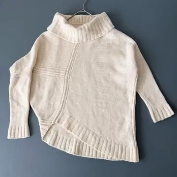 새상품급 ELENDEEK 변형 터틀넥 디자인 니트 비대칭