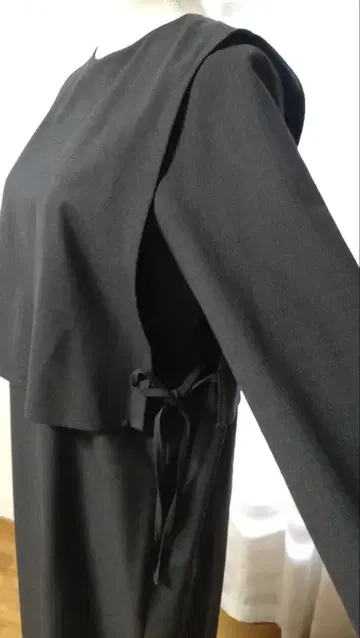 미즈이로 인드 차콜 그레이 원피스 레이어드