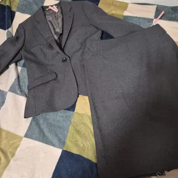 그레이 스트라이프 비즈니스 스커트 수트