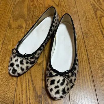 그린 라벨 릴랙싱 레오파드 무늬 플랫 펌프스 24.5