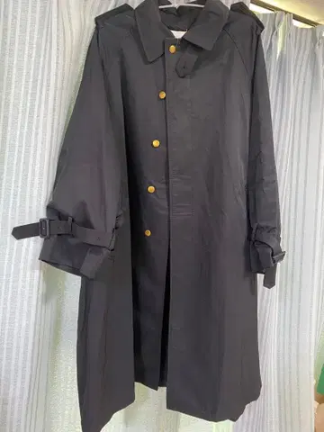 블랙 트렌치코트