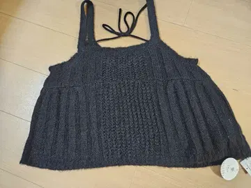 새상품 사만사 모스모스 뒤 리본 앞뒤 착용 니트 뷔스티에 (블랙)