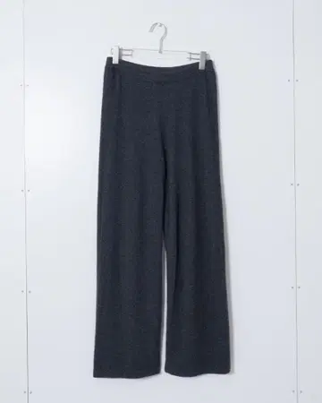 'Neiman Marcus' cashmere knit pants
