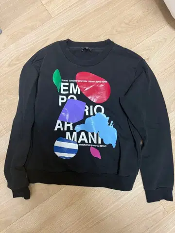 EMPORIO ARMANI 컬러풀 맨투맨 44