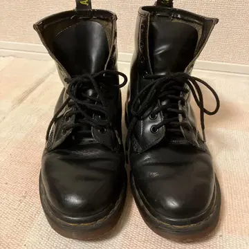 닥터마틴 8홀 부츠 블랙