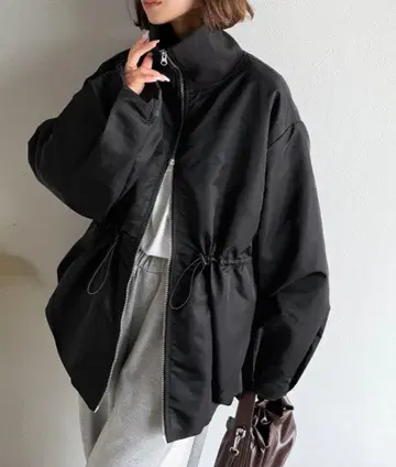 새상품 클래식 엘프 카라 리브 허리 드로스트 벌룬 패딩 코트 아우터