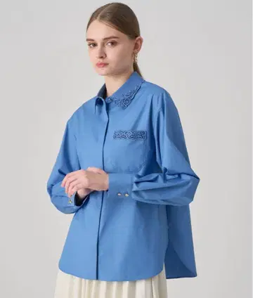 자수 장식 파란색 긴팔 셔츠