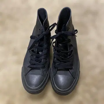 CONVERSE 블랙 하이컷 스니커즈