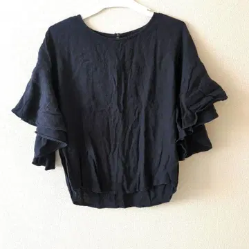 네이비 프릴 소매 티셔츠