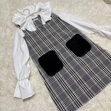 새상품급 K3&co 화이트 프릴 넥 긴팔 블라우스 온워드 원피스 세트