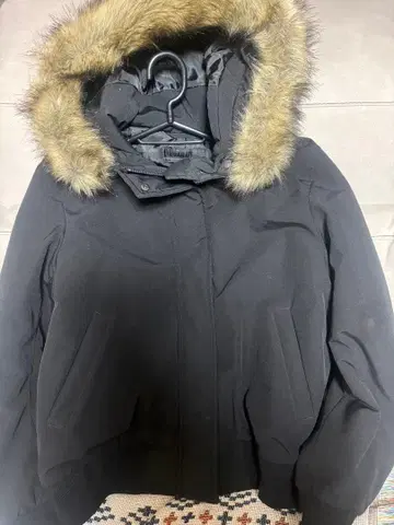 유니클로 웜 하이브리드 다운 코트 L 사이즈