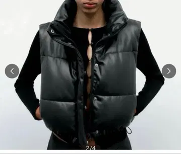 ZARA 블랙 인조 가죽 다운 베스트