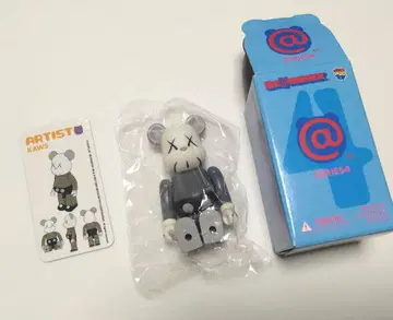 BE@RBRICK 시즌 4 KAWS 100% 카우스 (내부 가방 미개봉)