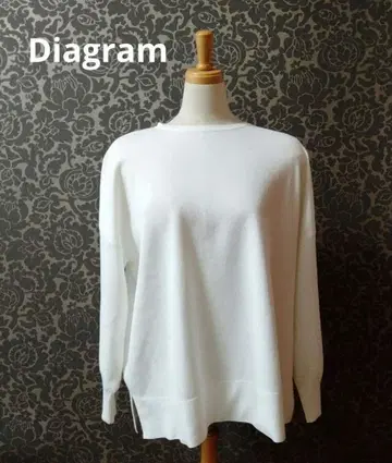 [ 새상품급 ] Diagram 화이트 컬러 긴팔 스웨터