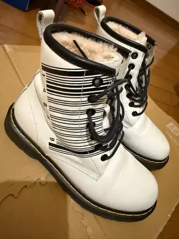 화이트 디자인 부츠 눈길용 37