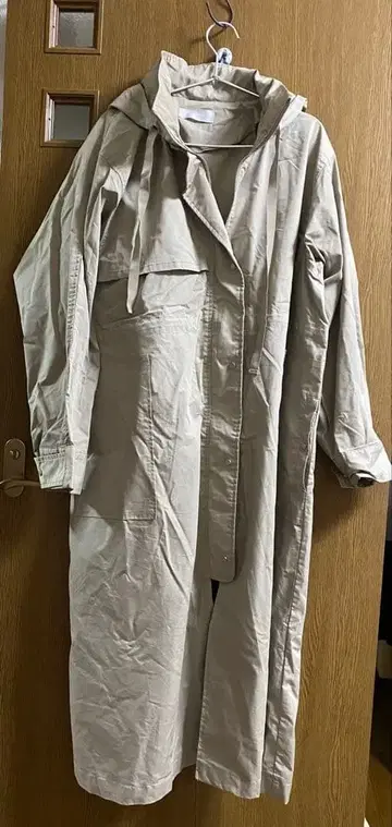 NANING9 후드 부착 베이지 롱 코트