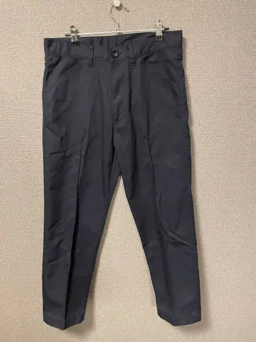 투모로우랜드 네이비 슬랙스