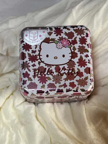 헬로키티 꽃무늬 금속 캔