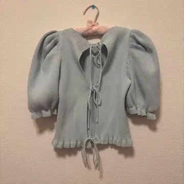 라이트 블루 퍼프 슬리브 상의 ZARA