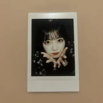 마스다 아야노 체크 의상 폴라로이드