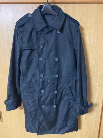 블랙 스트라이프 트렌치코트