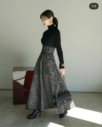 새상품 ANDREA & Co. 보타니컬 자카드 스커트