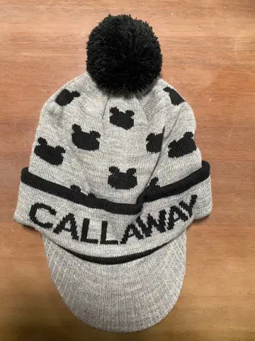 가격 인하 CALLAWAY 폼폼 포함 니트 모자 그레이