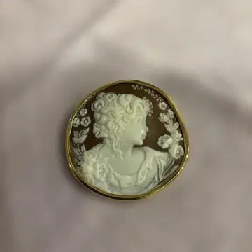 카메오풍 브로치 여성 옆얼굴