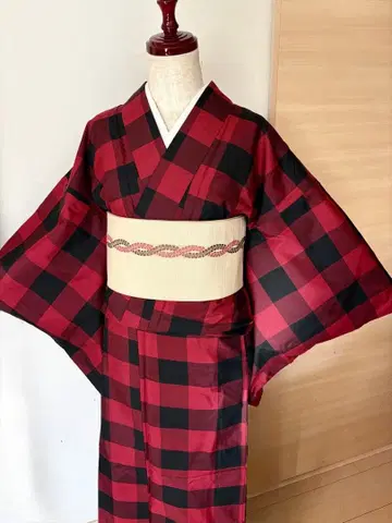 쇼와 레트로 빨간색과 블랙의 격자 무늬