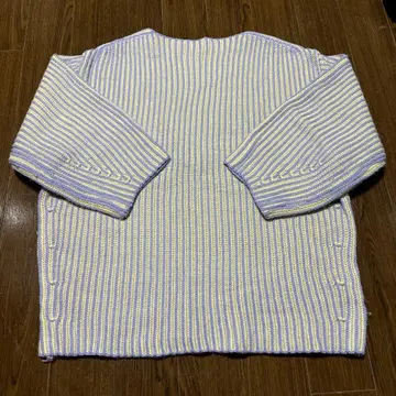 보라색 스트라이프 긴팔 니트