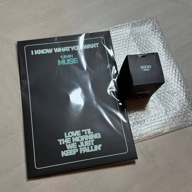 미개봉 지민 뮤즈 문진 + 포스터&마그넷 세트  BTS Jimin