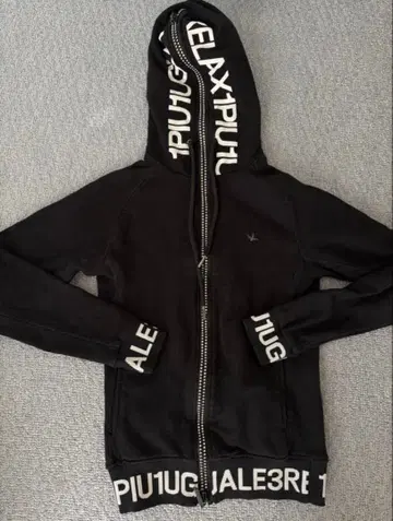 우노피우노우과레토레 릴랙스 상단 지퍼 후드티 사이즈 S 자수 로고