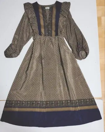 나노 유니버스 도트 무늬 프릴 소매 롱 원피스