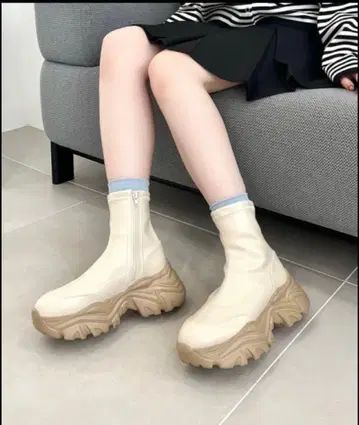 [ 새상품급 ] ORiental TRaffic 베이지 스니커즈 밑창 부츠