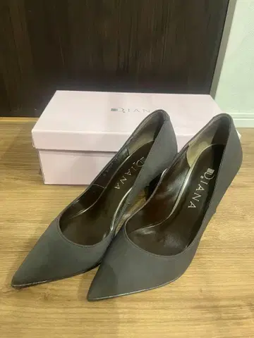 DIANA 다크 브라운 하이힐 8cm