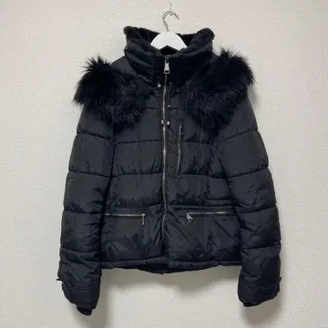 ZARA 퍼 달린 블랙 다운 자켓