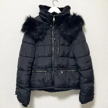 ZARA 퍼 달린 블랙 다운 자켓