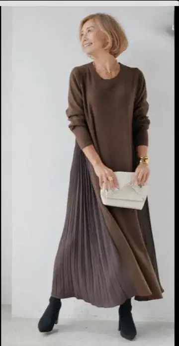 plusOTOHA 오토하 사이드 플리츠 니트 원피스