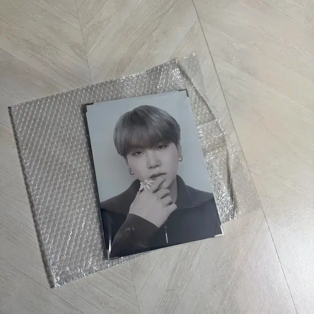 Bts 슈가 모노크롬 프리미엄 포토